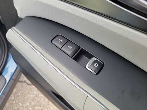 Certified 2025 Kia Sorento EX FWD image 11