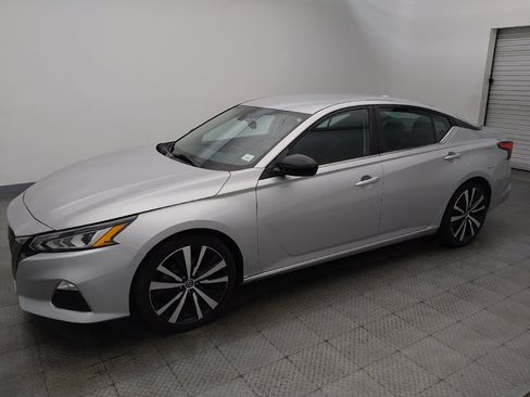 Used 2021 Nissan Altima 2.5 SR FWD image 2
