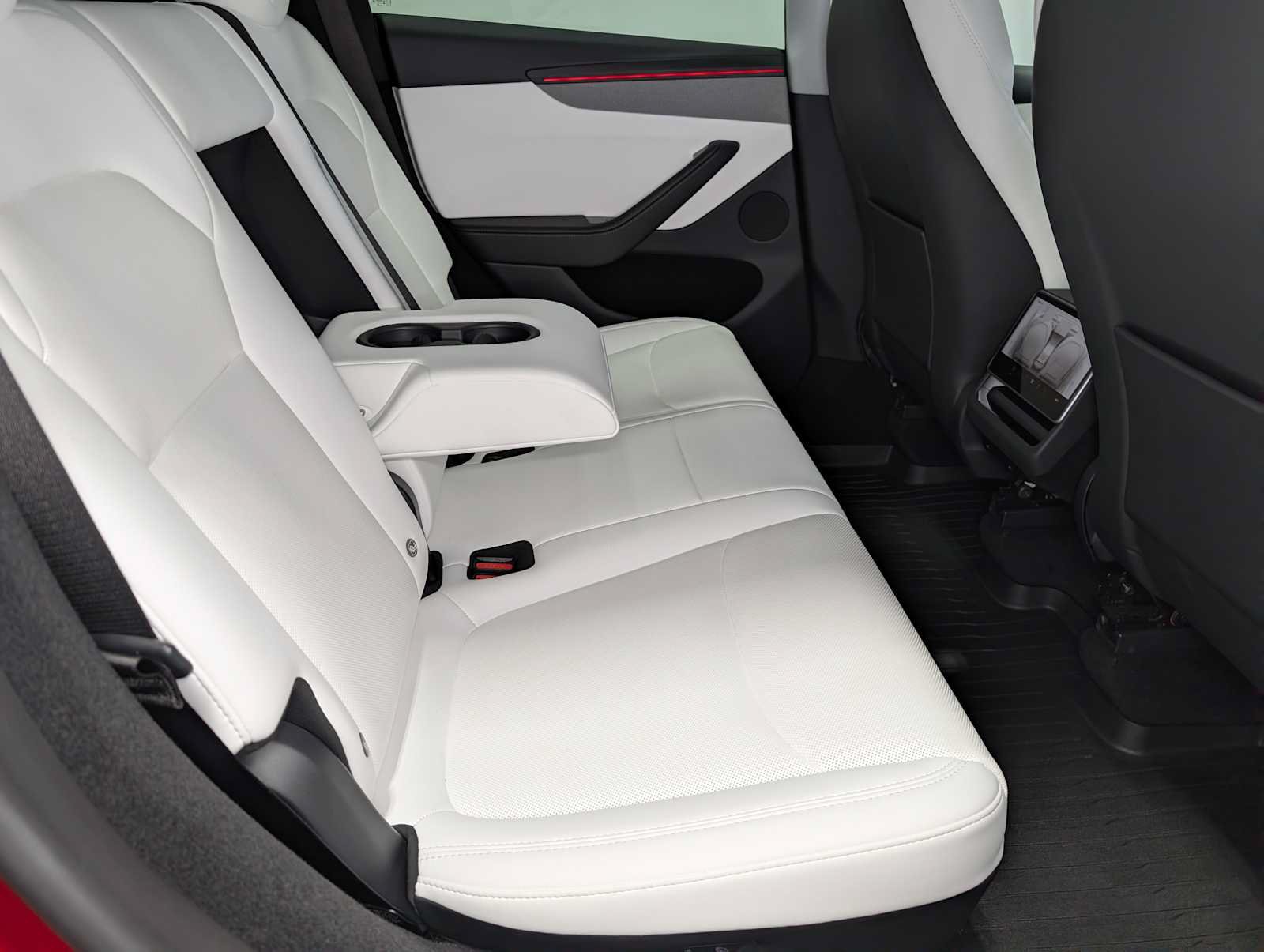 Used 2026 Tesla Model Y AWD image 39