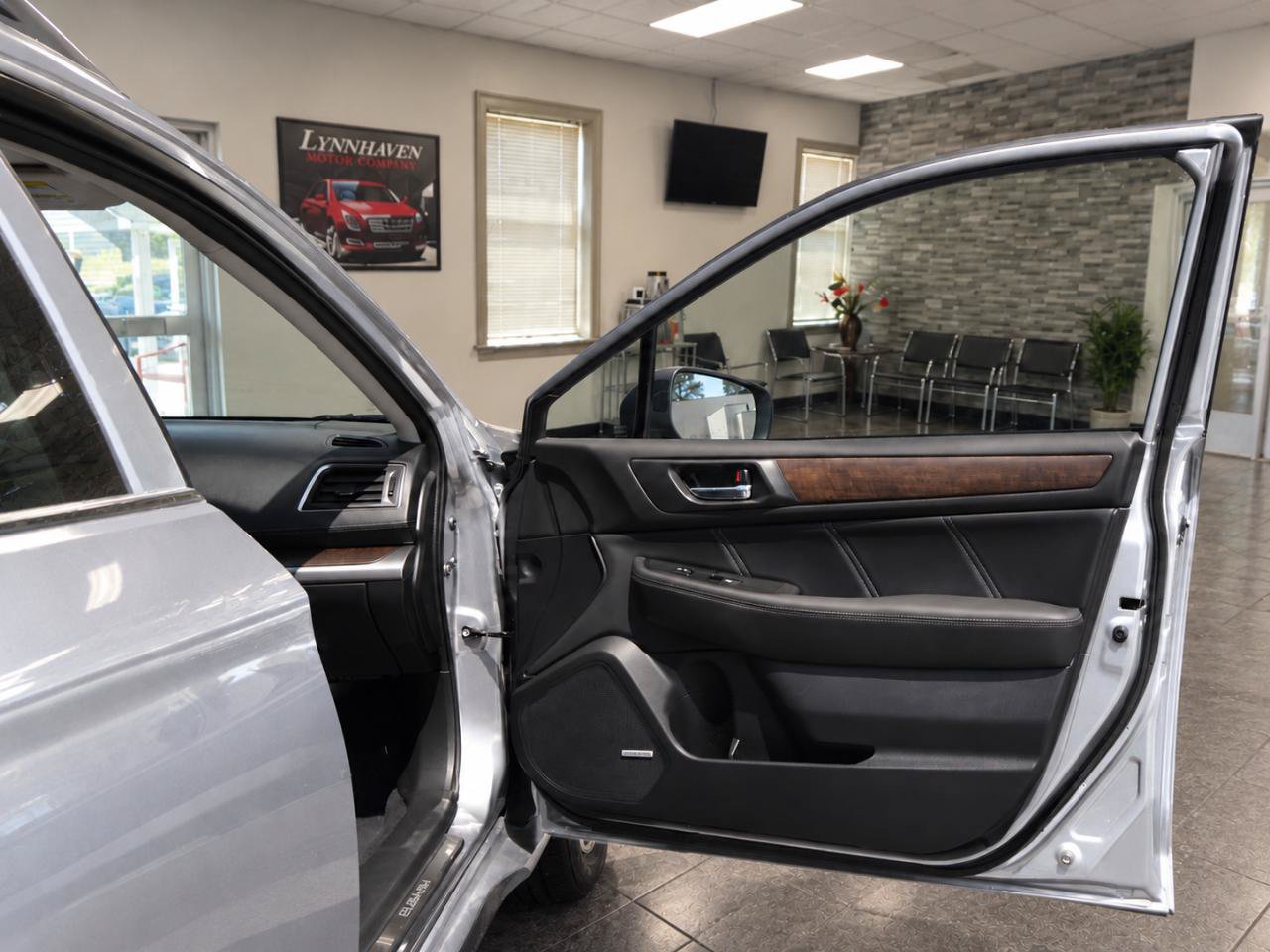 Used 2018 Subaru Outback 2.5i Limited AWD/4WD image 22