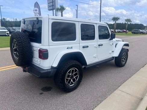 Certified 2025 Jeep Wrangler Unlimited Rubicon w/ Convenience Group AWD/4WD image 6