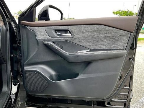 Certified 2023 Nissan Rogue SV FWD image 23
