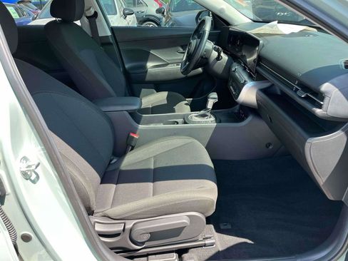 Used 2024 Hyundai Kona SEL FWD image 12
