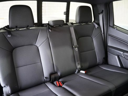 Used 2024 Chevrolet Colorado W/T image 32