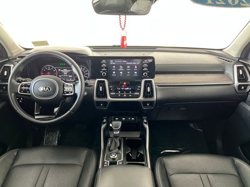 Used 2021 Kia Sorento EX w/ Panoramic Sunroof Package image 14