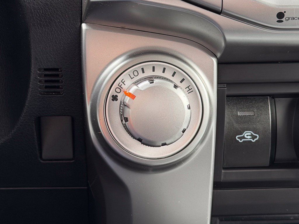 Used 2019 Toyota 4Runner SR5 AWD/4WD image 10
