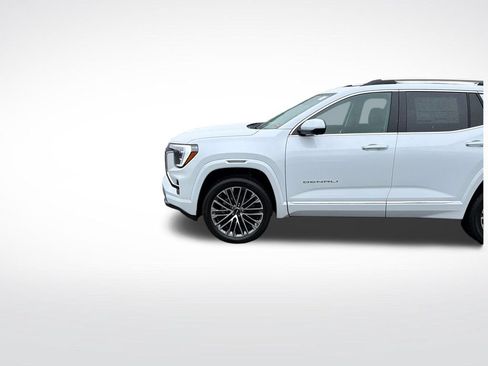 New 2026 GMC Terrain Denali w/ LPO, Floor Liner Package AWD/4WD image 24