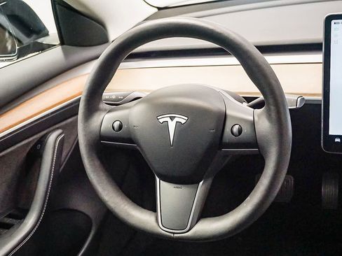 Used 2023 Tesla Model 3 Standard Range image 15