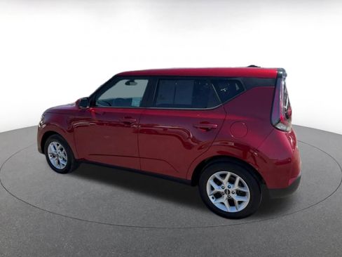 Used 2025 Kia Soul LX w/ LX Technology Package FWD image 10