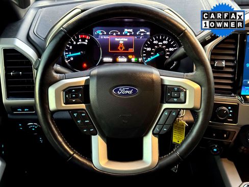 Used 2022 Ford F350 Lariat image 21