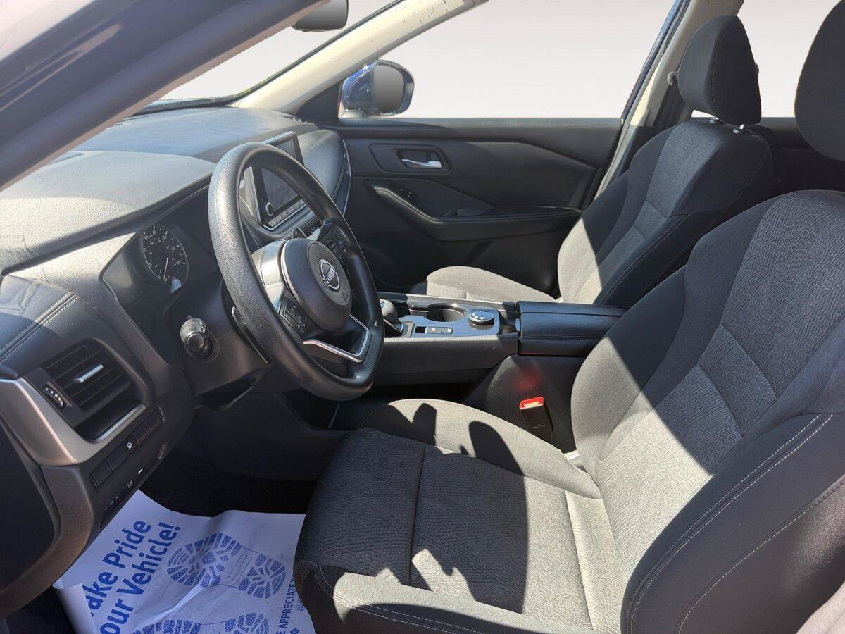 Used 2024 Nissan Rogue SV AWD/4WD image 9