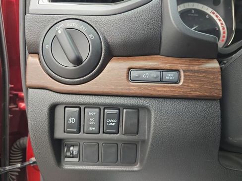 Used 2018 Nissan Titan Platinum Reserve w/ Platinum Utility Package image 30