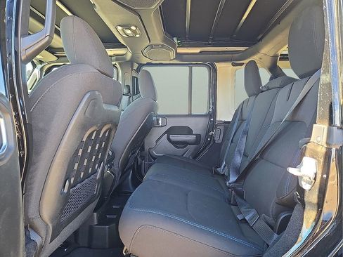 Used 2023 Jeep Wrangler Unlimited Rubicon 4xe image 16