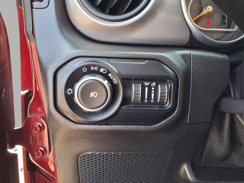 Used 2021 Jeep Wrangler Unlimited Sport AWD/4WD image 16