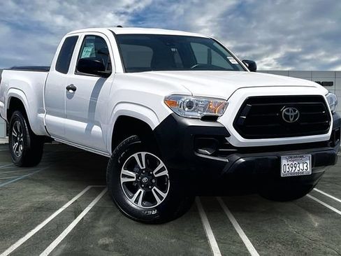 Used 2021 Toyota Tacoma SR RWD image 12