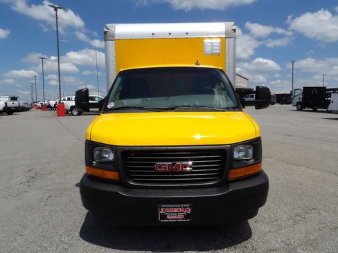 Used 2017 GMC Savana 3500 Extended RWD image 12