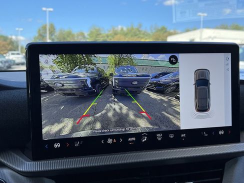 New 2025 Ford Explorer Active w/ Active Comfort Package image 19