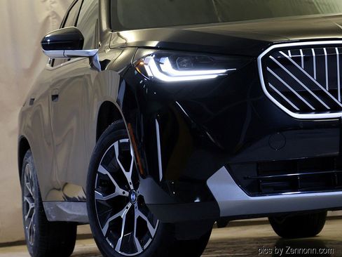 Used 2025 BMW X3 xDrive30i image 4