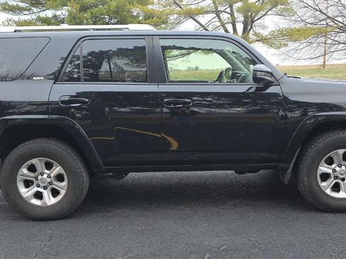 Used 2017 Toyota 4Runner SR5 image 2