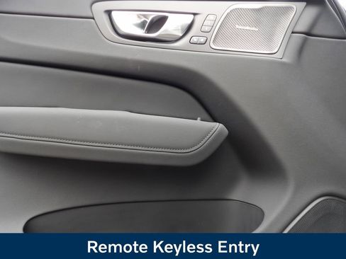 New 2026 Volvo XC60 B5 Ultra w/ Protection Package Premier AWD/4WD image 10
