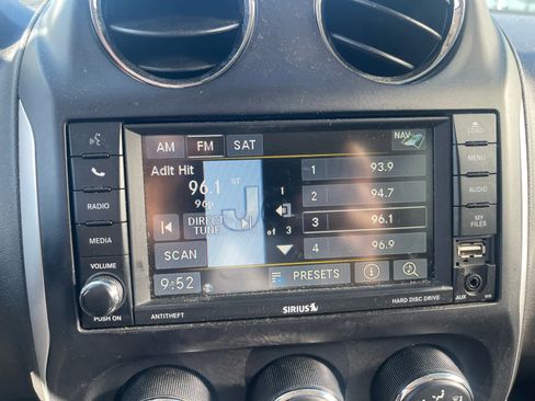 Used 2015 Jeep Compass High Altitude image 13