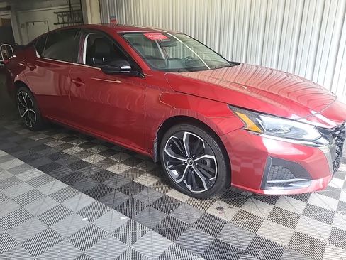 Used 2024 Nissan Altima 2.5 SR w/ SR Premium Package AWD/4WD image 2
