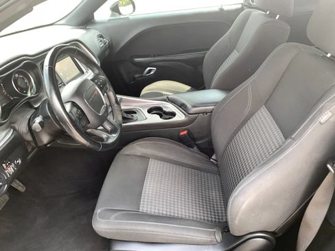 Used 2019 Dodge Challenger SXT RWD image 23
