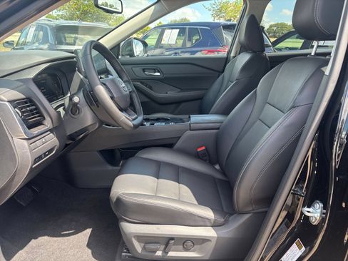 Used 2026 Nissan Rogue SL FWD image 30