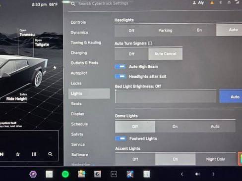 Used 2024 Tesla Cybertruck AWD Crew Cab image 43