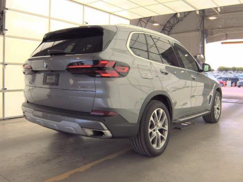 Used 2026 BMW X5 xDrive40i AWD/4WD image 3