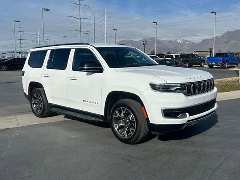 Used 2024 Jeep Wagoneer Series III AWD/4WD image 27