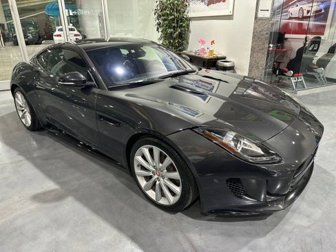 Used 2017 Jaguar F-TYPE Coupe RWD image 10