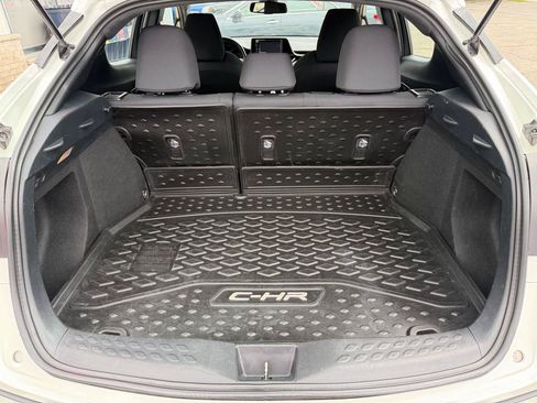 Used 2018 Toyota C-HR XLE FWD image 15