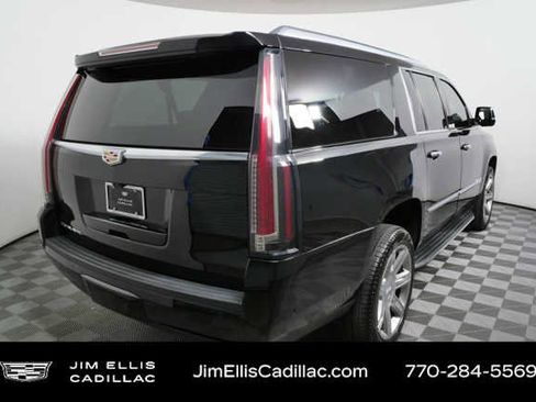 Used 2020 Cadillac Escalade ESV Luxury AWD/4WD image 3