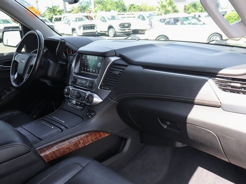 Used 2020 Chevrolet Suburban Premier image 45