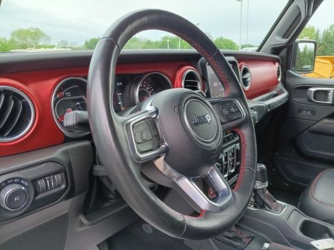 Used 2022 Jeep Wrangler Unlimited Rubicon w/ Cold Weather Group AWD/4WD image 16
