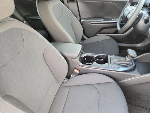 New 2026 Kia K4 LXS FWD image 10