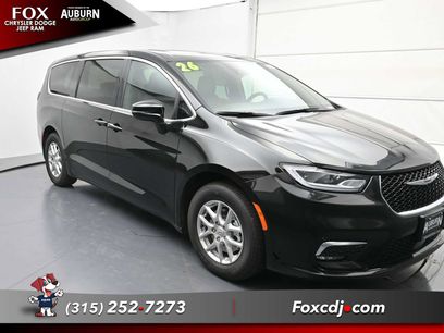 New 2026 Chrysler Pacifica Select