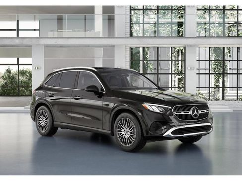 Used 2023 Mercedes-Benz GLC 300 4MATIC image 11
