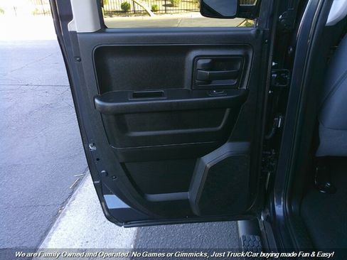Used 2017 RAM 1500 Express image 18