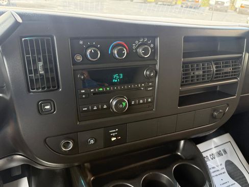 Used 2010 Chevrolet Express 2500 LS image 14