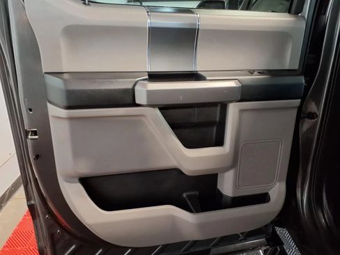 Used 2018 Ford F150 XLT w/ Equipment Group 302A Luxury AWD/4WD image 15