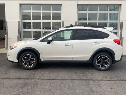 Used 2015 Subaru Crosstrek 2.0i Premium w/ Moonroof Package AWD/4WD image 3