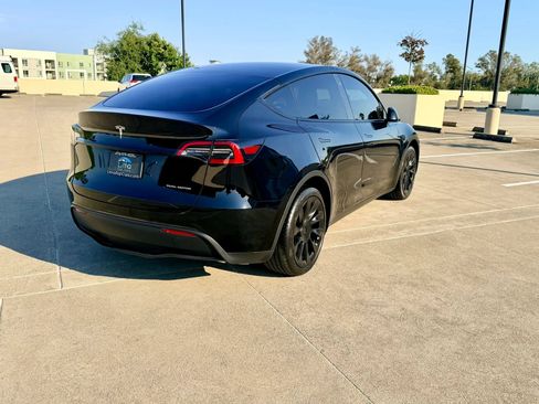 Used 2021 Tesla Model Y Long Range AWD/4WD image 7