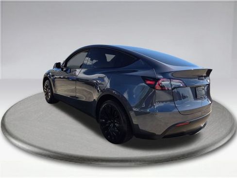 Used 2023 Tesla Model Y 2WD image 15