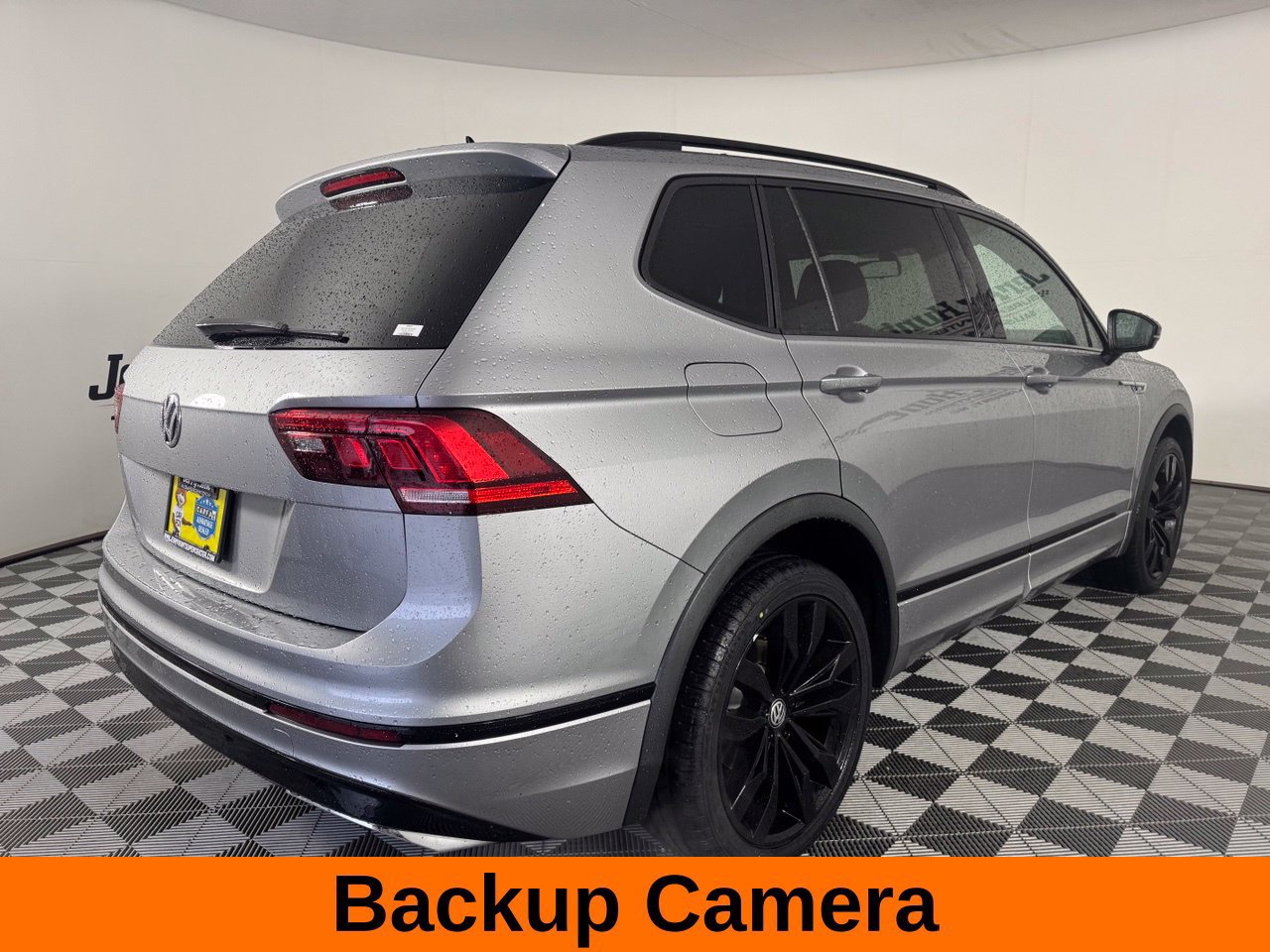Used 2021 Volkswagen Tiguan SE R-Line FWD image 7