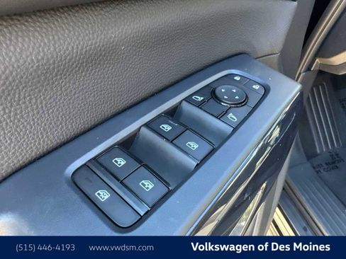 Used 2025 Nissan Pathfinder SV image 23