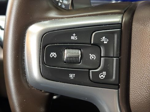 Used 2025 Chevrolet Silverado 1500 LTZ AWD/4WD image 25
