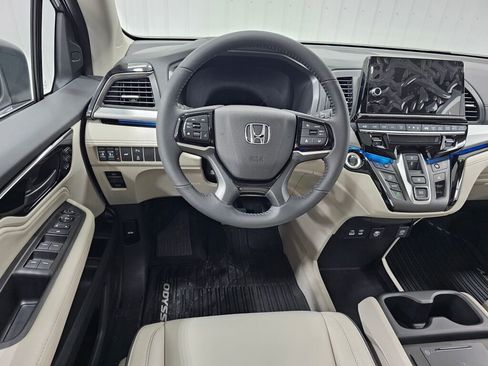 New 2026 Honda Odyssey Touring image 5