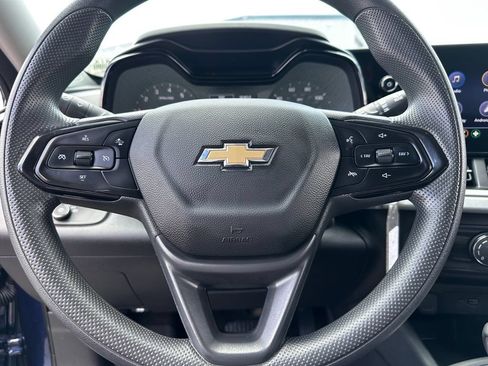 Used 2024 Chevrolet Trax LS w/ Driver Confidence Package FWD image 18